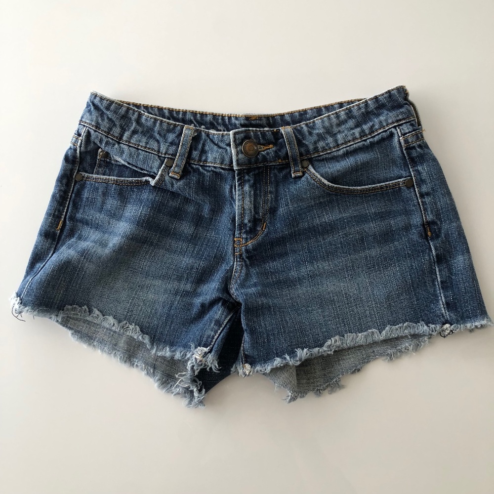 Articles of Society denim cut off shorts. Size 24